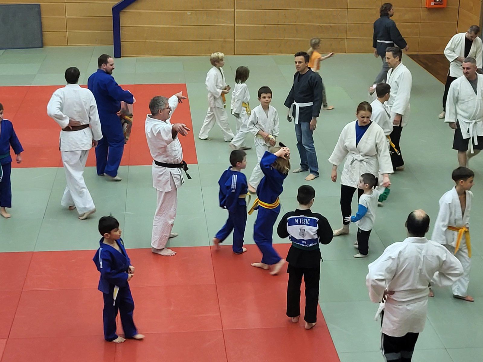 Gemeinsames Judo Training mit den Eltern