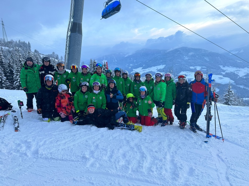 Ski-Alpin-Renngruppe: Zwei Siege und viele tolle Platzierungen beim Landkreiscup in Hopfgarten – die Generalprobe für das Heimrennen ist bestens gelungen!