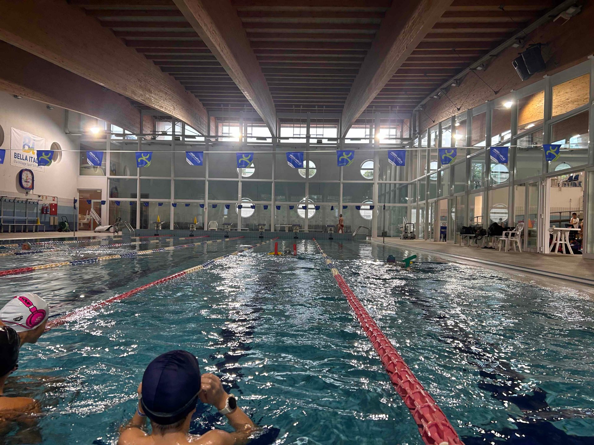 Schwimmtraining im Hallenbad